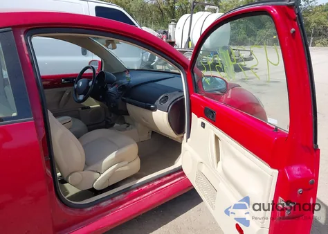 2009 Volkswagen New Beetle 2.5L из США, поврежденный, VIN 3VWRW31C59M514708